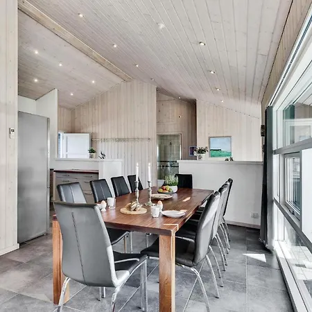 4 Bedroom Lovely In Romo 펜션