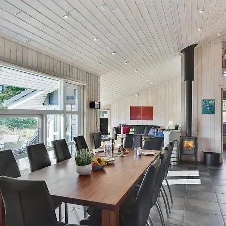 4 Bedroom Lovely In Romo 펜션